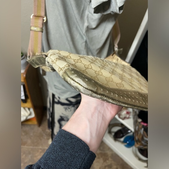 💛GUC Authentic Gucci Shimmer Gold Messenger& A Linen Pouch - Picture 4 of 16